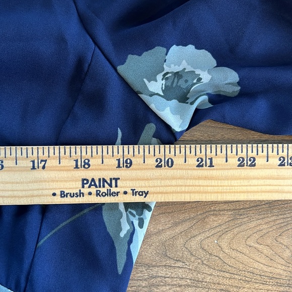 Paper Crown Anthropologie midi dress in a navy floral size large - Picture 6 of 7